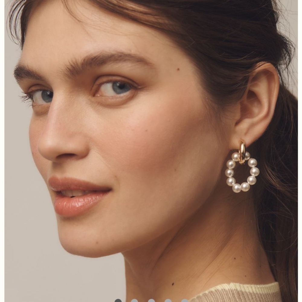 NWOT Asymmetrical pearl hoop huggie earrings (faux pearls) - Picture 3 of 6